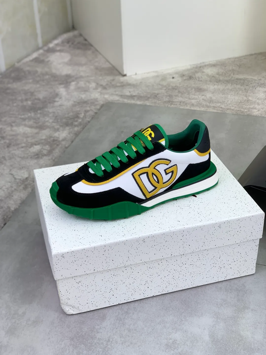 Men's men's shoes 💰P542 💰[New model] The latest hot style, top original quality, the official website synchronizes "DOLCE&GABBANA [Dolce & Gabbana] ~ High quality." The effect is low-top casual DG men's shoes, loved by many celebrities, using high-end imported first-layer calfskin splicing logo design + cowhide feet, simple and elegant, perfectly interpreting the latest inspiration of shoes, integrating classics and fashion, luxury dreams, and fashion. Suitable for drivers, light and comfortable to drive, light and breathable for outdoor travel, high-end quality, trustworthy, 5️⃣color🉑️choice! Code number: 38-46